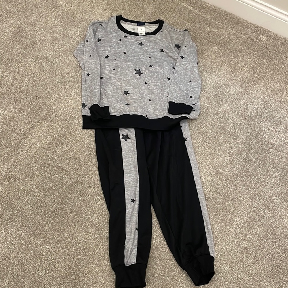 Splendid joggers and top set